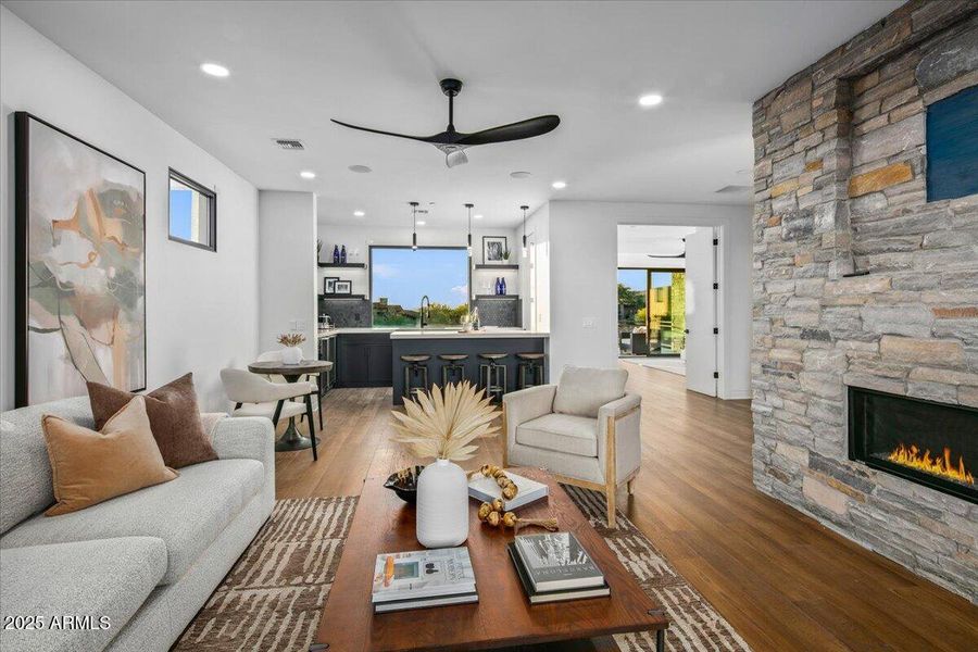 074-Upstairs Living 074-Upstairs Living