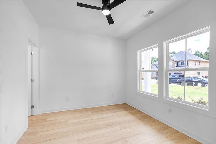 Spacious, unfurnished interior of a new home in , Atlanta (Image 18).