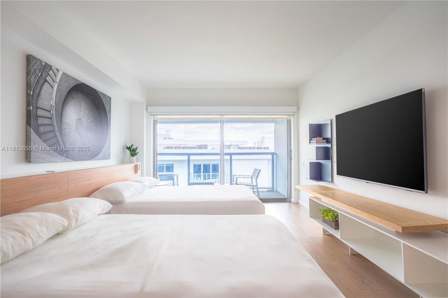 Furnished interior view inside a new home in , Bal Harbour (Image 9).