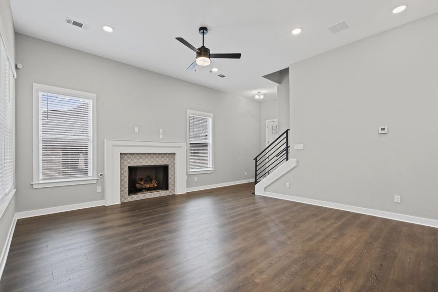 Spacious, unfurnished interior of a new home in Twin Oaks, Oakland (Image 15).