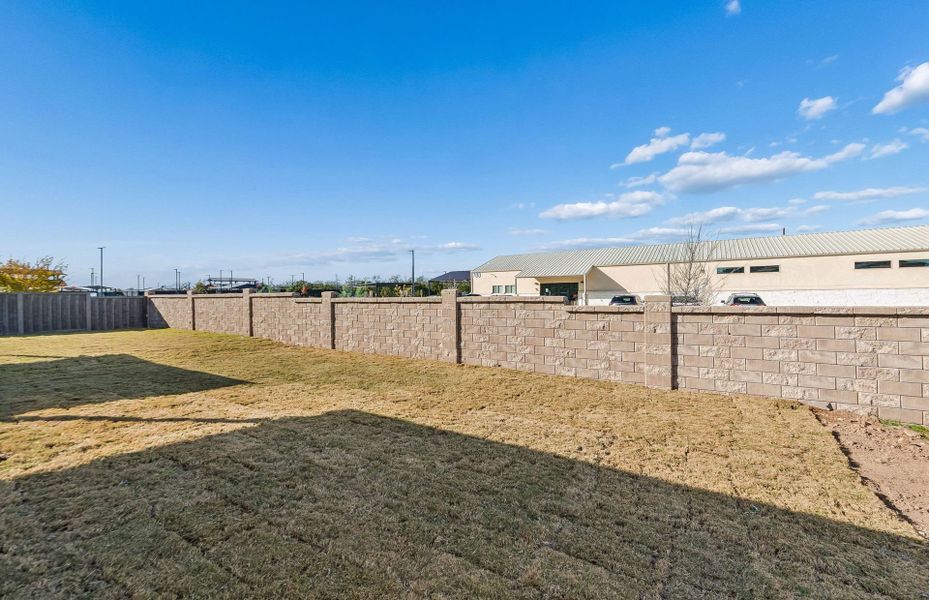 Exterior details and patio area of a home in Sun City Texas, Georgetown (Image 4).