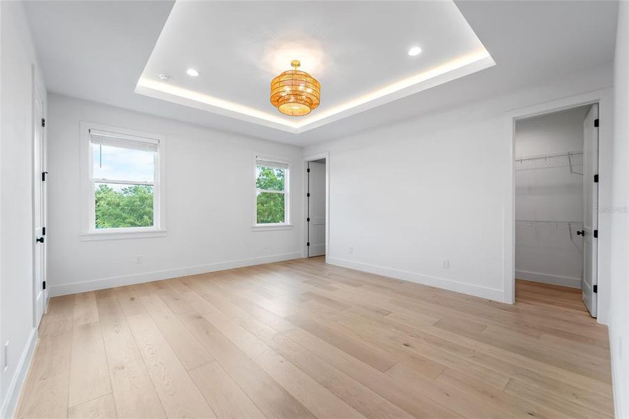 Spacious, unfurnished interior of a new home in , Tampa (Image 49).