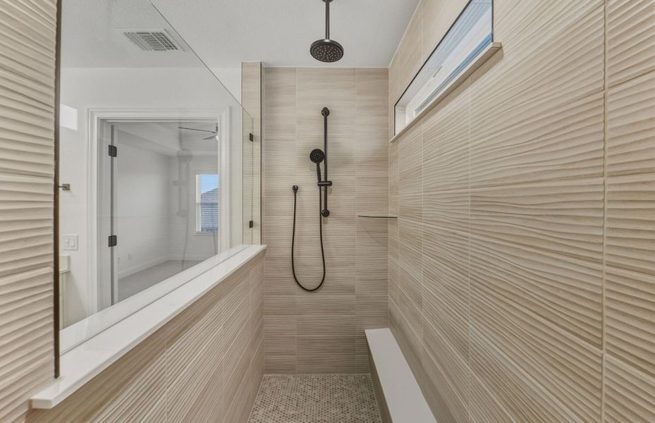 Close-up of interior finishes inside a home in Horizon Lake, Leander (Image 16).