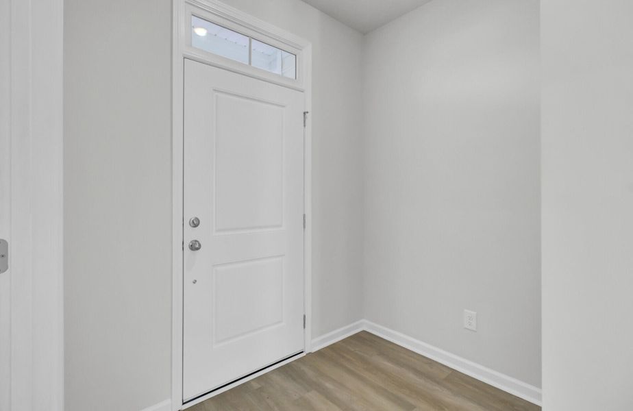 Spacious, unfurnished interior of a new home in , Summerville (Image 16).