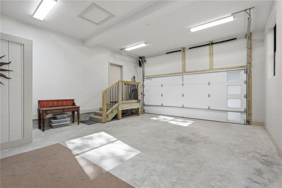 Spacious, unfurnished interior of a new home in , Ellijay (Image 21).