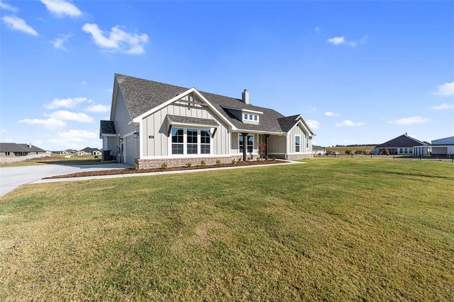 Exterior details and patio area of a home in Hillcrest Meadows North, Decatur (Image 23).