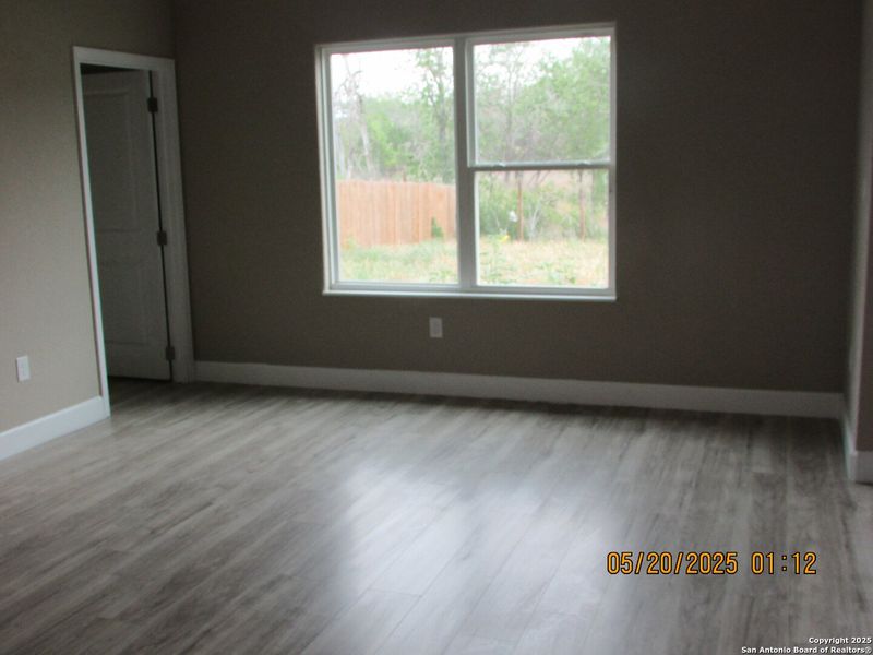 Spacious, unfurnished interior of a new home in , San Antonio (Image 12).