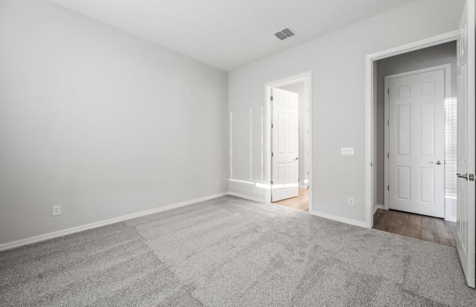 Spacious, unfurnished interior of a new home in Sun City Festival, Buckeye (Image 15). Spacious, unfurnished interior of a new home in Sun City Festival, Buckeye (Image 15).