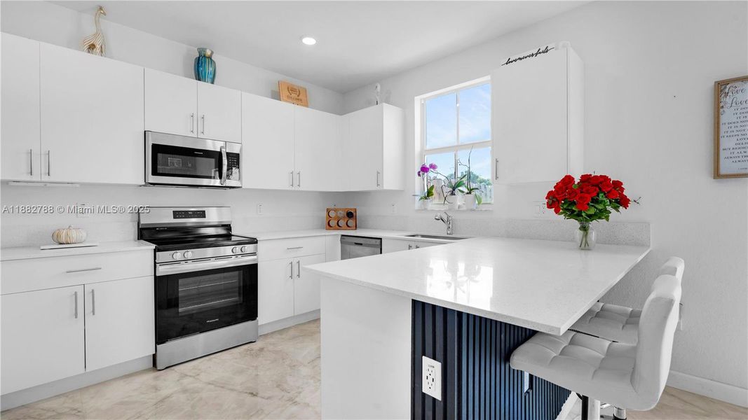 Furnished interior view inside a new home in , Coral Springs (Image 20).