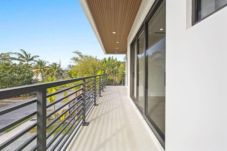 Exterior details and patio area of a home in , Fort Lauderdale (Image 43). Exterior details and patio area of a home in , Fort Lauderdale (Image 43).