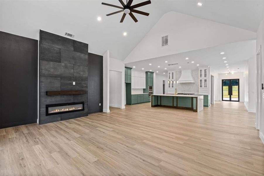Spacious, unfurnished interior of a new home in , Lilburn (Image 24).