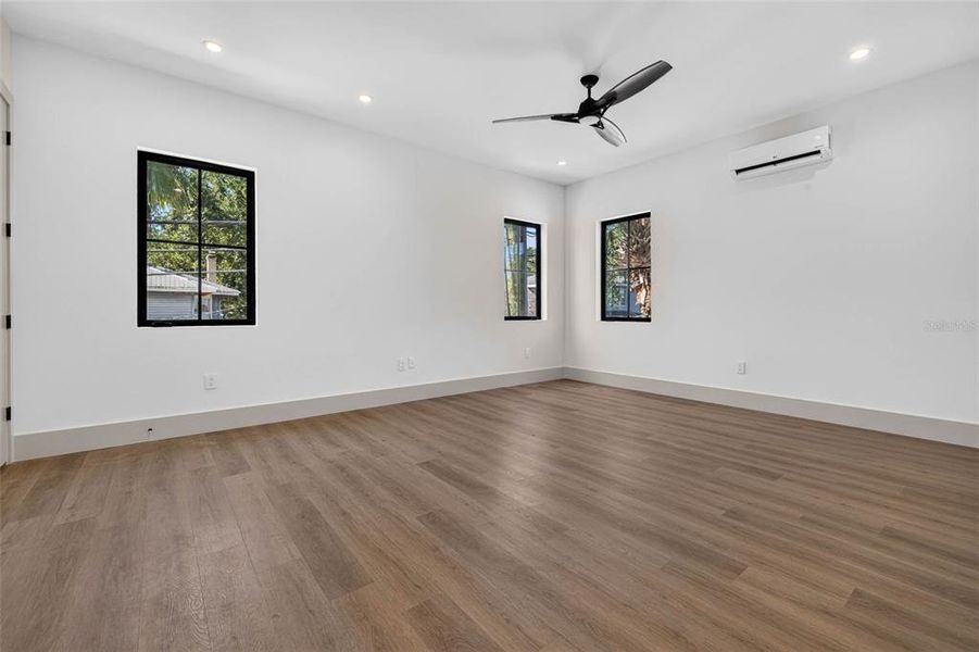 Spacious, unfurnished interior of a new home in , St. Petersburg (Image 71). Spacious, unfurnished interior of a new home in , St. Petersburg (Image 71).