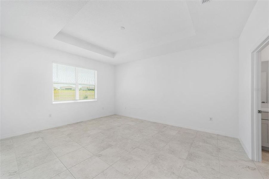 Spacious, unfurnished interior of a new home in Calesa Township, Ocala (Image 34).