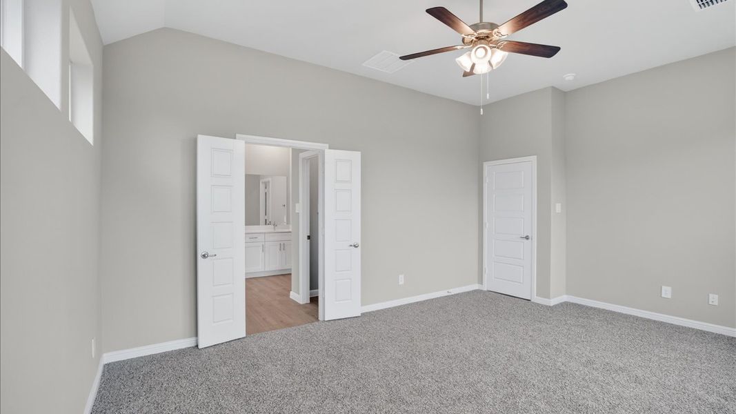 Representative unfurnished interior of a home built from the Legacy by D.R. Horton in Lakeview Pointe, Midlothian (Image 17).