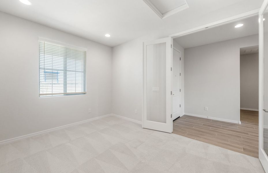 Spacious, unfurnished interior of a new home in El Rancho Santa Rosa, Maricopa (Image 20).