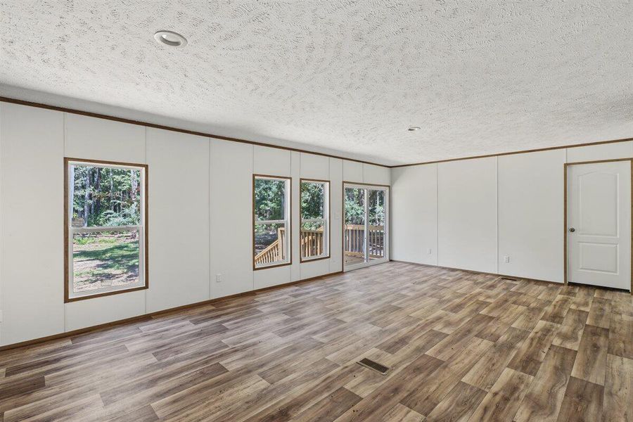 Spacious, unfurnished interior of a new home in , Cordesville (Image 31).