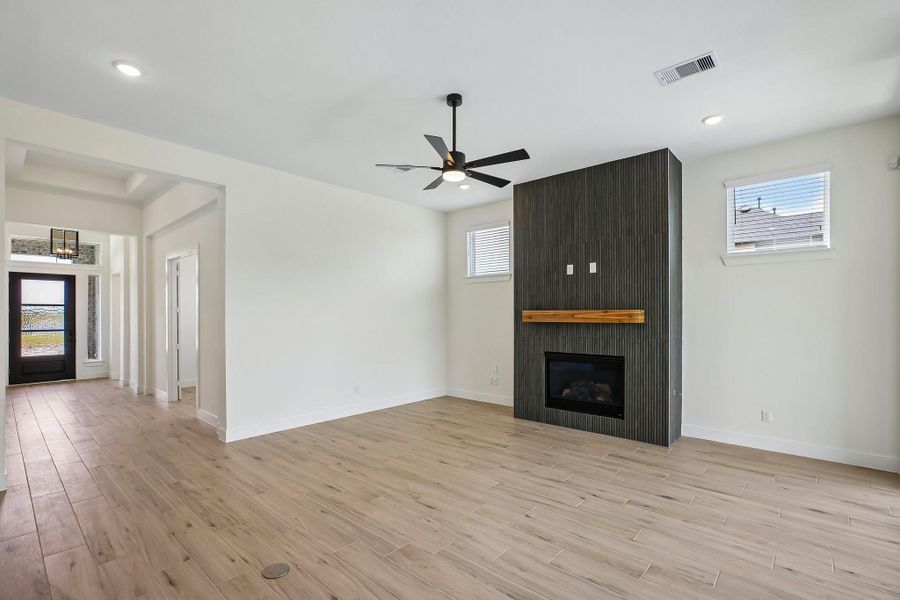 Spacious, unfurnished interior of a new home in Riceland 60',65',70', Old River-Winfree (Image 32).