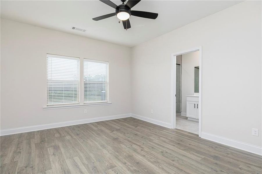 Spacious, unfurnished interior of a new home in Mount Tabor Pointe, Dallas (Image 7).