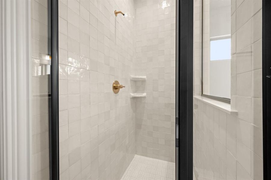 4613 Clearcrest- Primary SUite-6