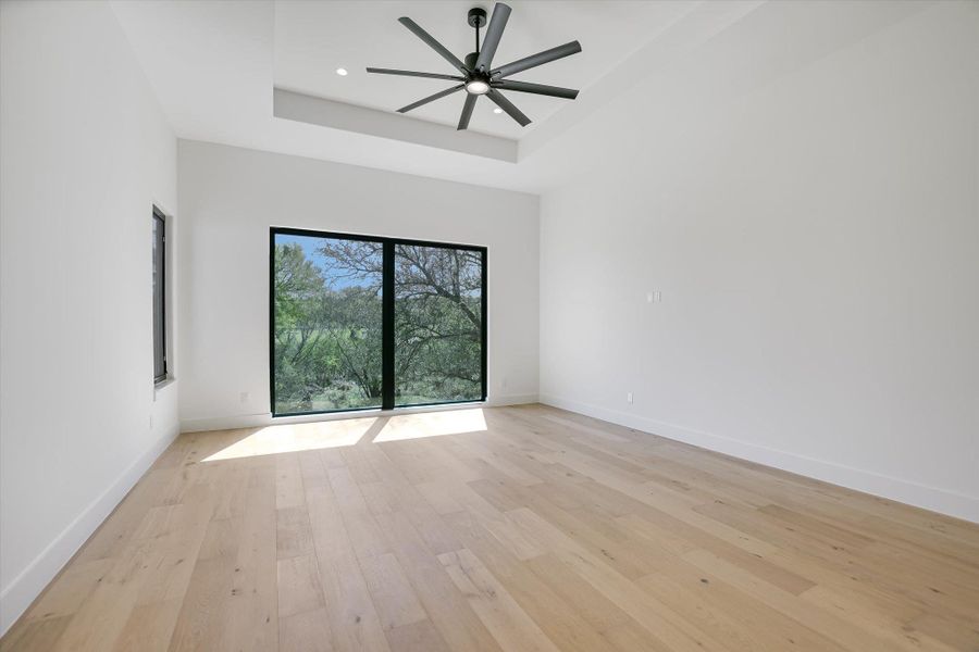 Spacious, unfurnished interior of a new home in , Horseshoe Bay (Image 23).
