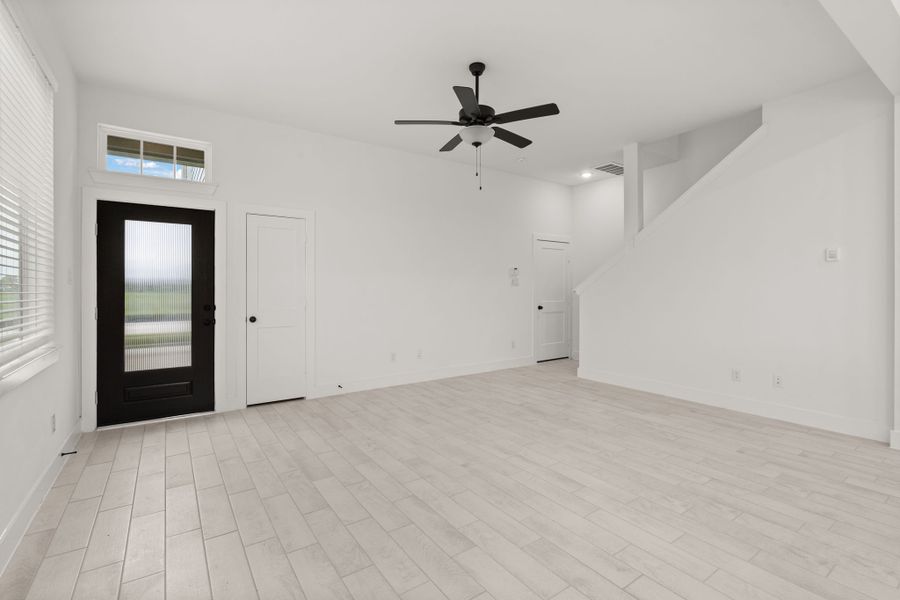 Spacious, unfurnished interior of a new home in Meridiana, Manvel (Image 20).