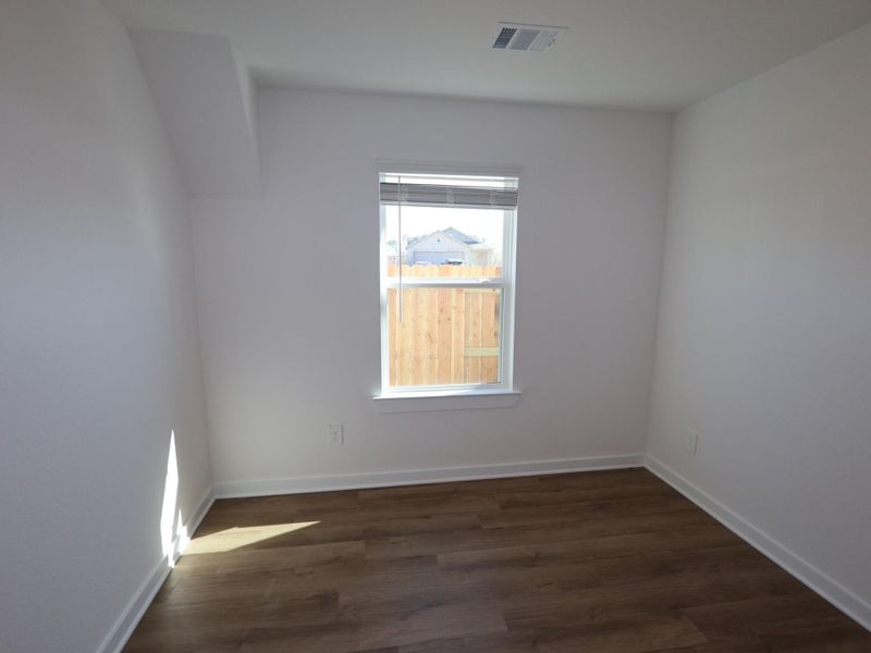 Spacious, unfurnished interior of a new home in Moran Ranch, Willis (Image 15).