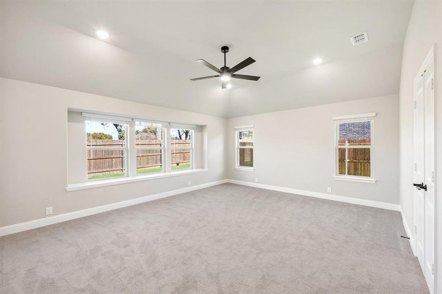Spacious, unfurnished interior of a new home in Villages of Walnut Grove, Midlothian (Image 13).