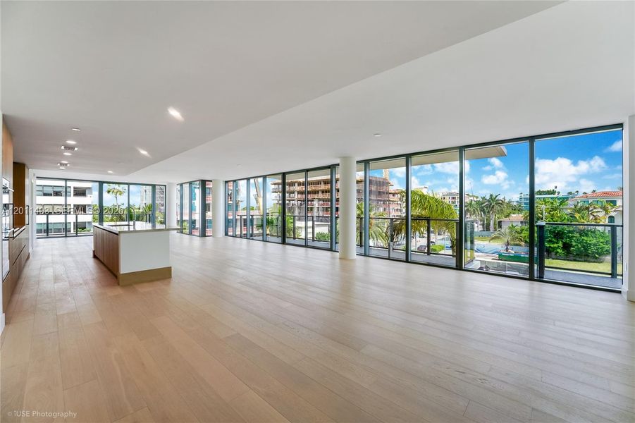 Spacious, unfurnished interior of a new home in , Bay Harbor Islands (Image 33).