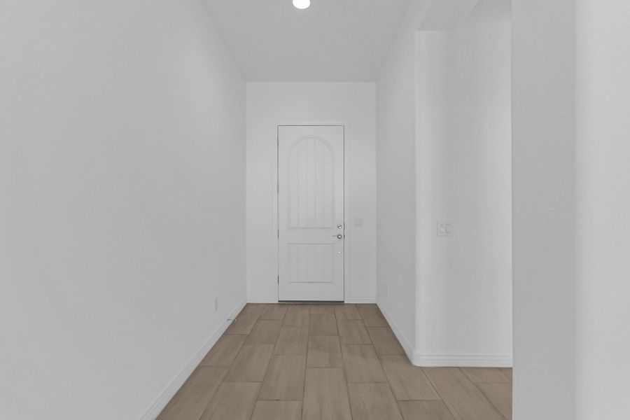 Spacious, unfurnished interior of a new home in Aloravita South, Peoria (Image 39).