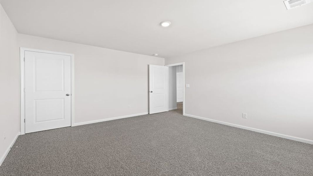 Spacious, unfurnished interior of a new home in Cedar Gap, Fountain Inn (Image 31).