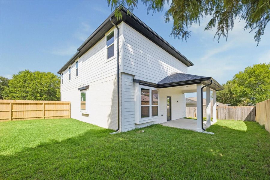 Exterior details and patio area of a home in , Montgomery (Image 20).