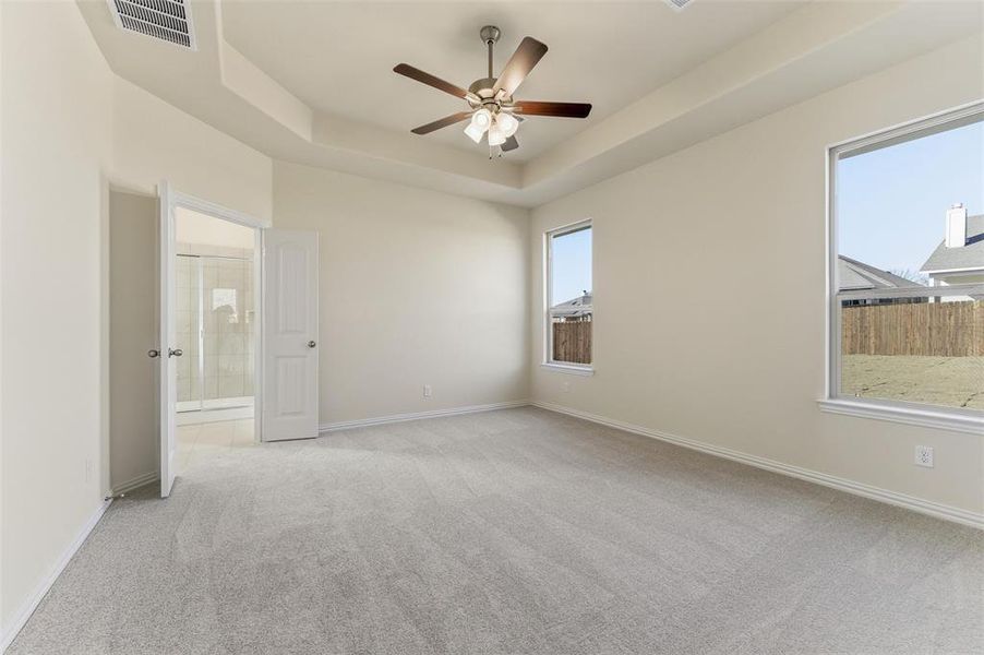 Spacious, unfurnished interior of a new home in Liberty Pointe, Gainesville (Image 10).