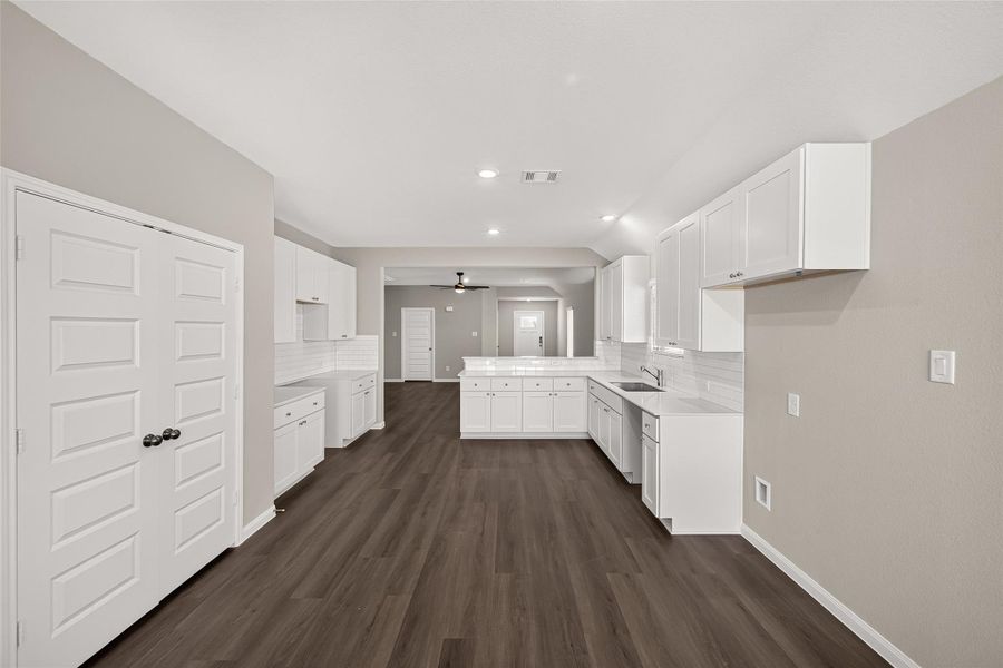 Furnished interior view inside a new home in Ridgeland Hills, Willis (Image 7).