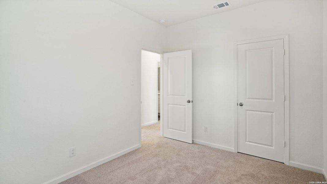 Spacious, unfurnished interior of a new home in Roosevelt Heights, San Antonio (Image 19).