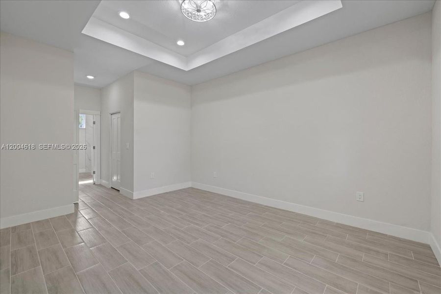 Spacious, unfurnished interior of a new home in , Lehigh Acres (Image 16).