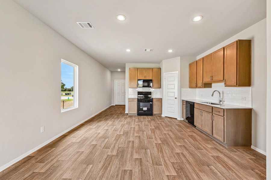 Furnished interior view inside a new home in Cascade, Liberty Hill (Image 5).