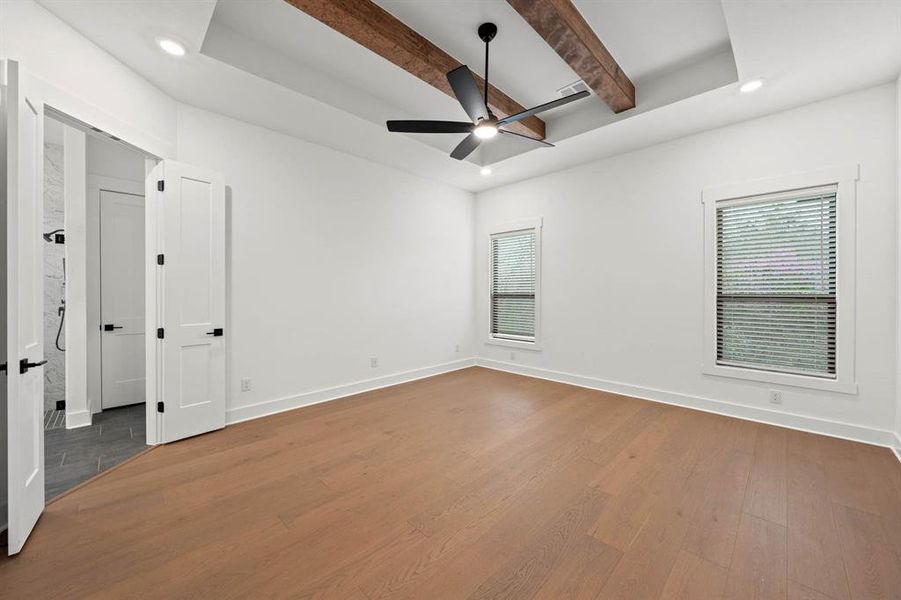 Spacious, unfurnished interior of a new home in The Woodlands, Krugerville (Image 9).