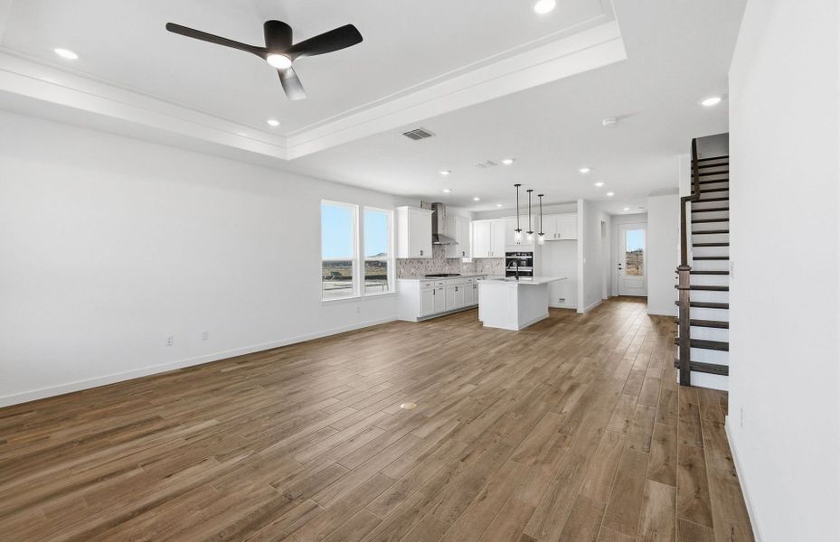 Spacious, unfurnished interior of a new home in Sunfield, Buda (Image 37).