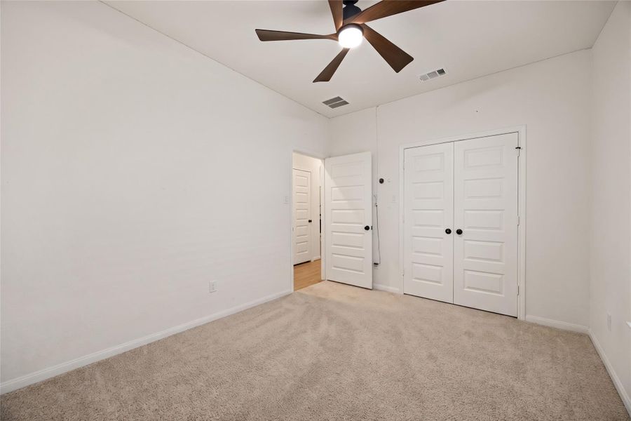 Spacious, unfurnished interior of a new home in Willowpoint, Tomball (Image 20). Spacious, unfurnished interior of a new home in Willowpoint, Tomball (Image 20).
