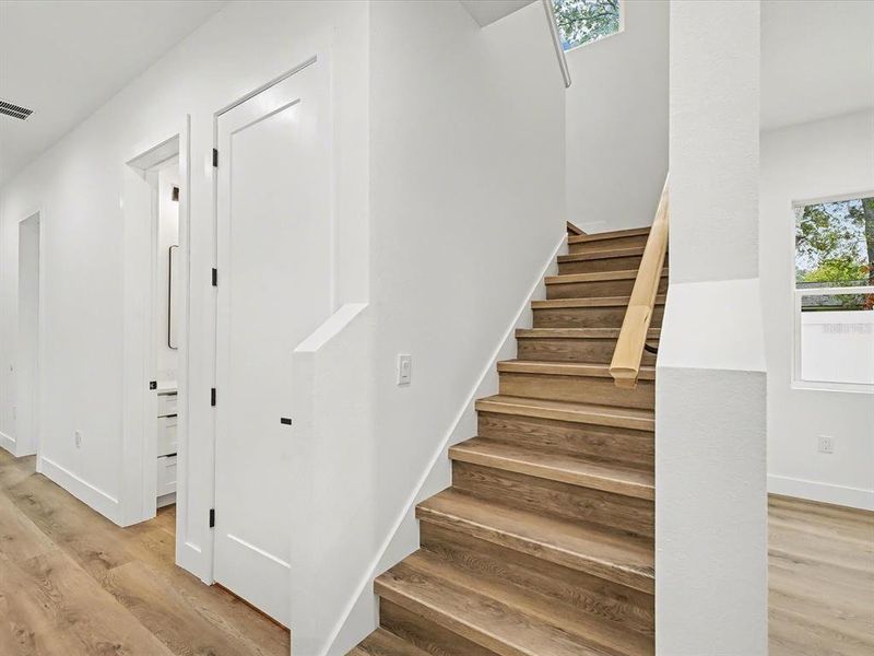 Spacious, unfurnished interior of a new home in , St. Petersburg (Image 51).