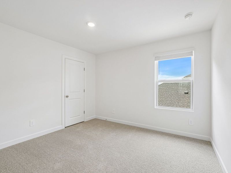 Spacious, unfurnished interior of a new home in Walnut Reserve, Conover (Image 18).