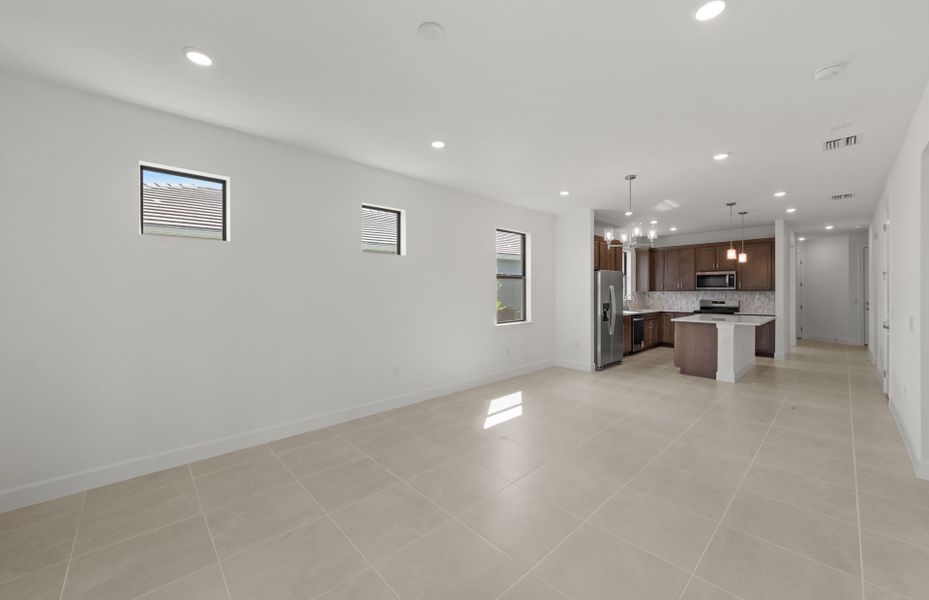 Spacious, unfurnished interior of a new home in Del Webb Catalina, Lakewood Ranch (Image 18). Spacious, unfurnished interior of a new home in Del Webb Catalina, Lakewood Ranch (Image 18).