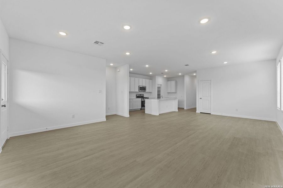 Spacious, unfurnished interior of a new home in Waterwheel, San Antonio (Image 20).