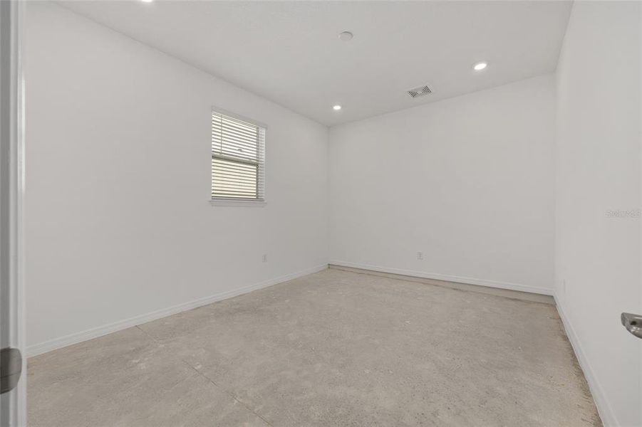 Spacious, unfurnished interior of a new home in Calesa Township, Ocala (Image 53).