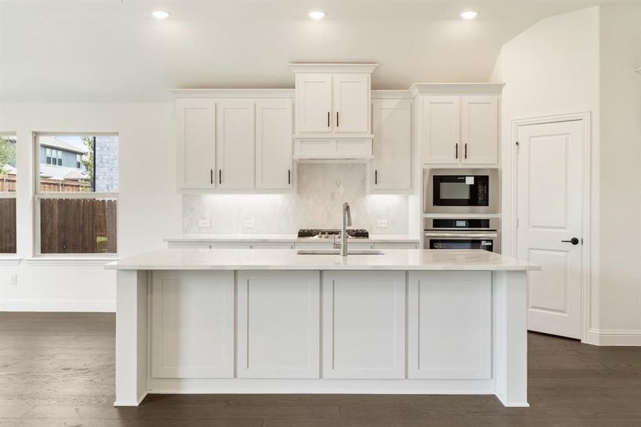 Furnished interior view inside a new home in Willow Wood Classic 50, McKinney (Image 15). Furnished interior view inside a new home in Willow Wood Classic 50, McKinney (Image 15).