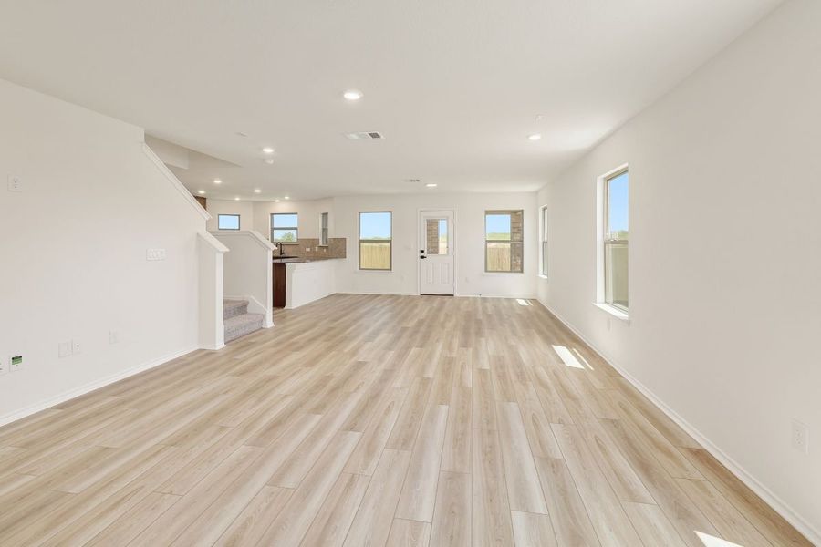 Spacious, unfurnished interior of a new home in Stoney Chase, Del Valle (Image 16). Spacious, unfurnished interior of a new home in Stoney Chase, Del Valle (Image 16).