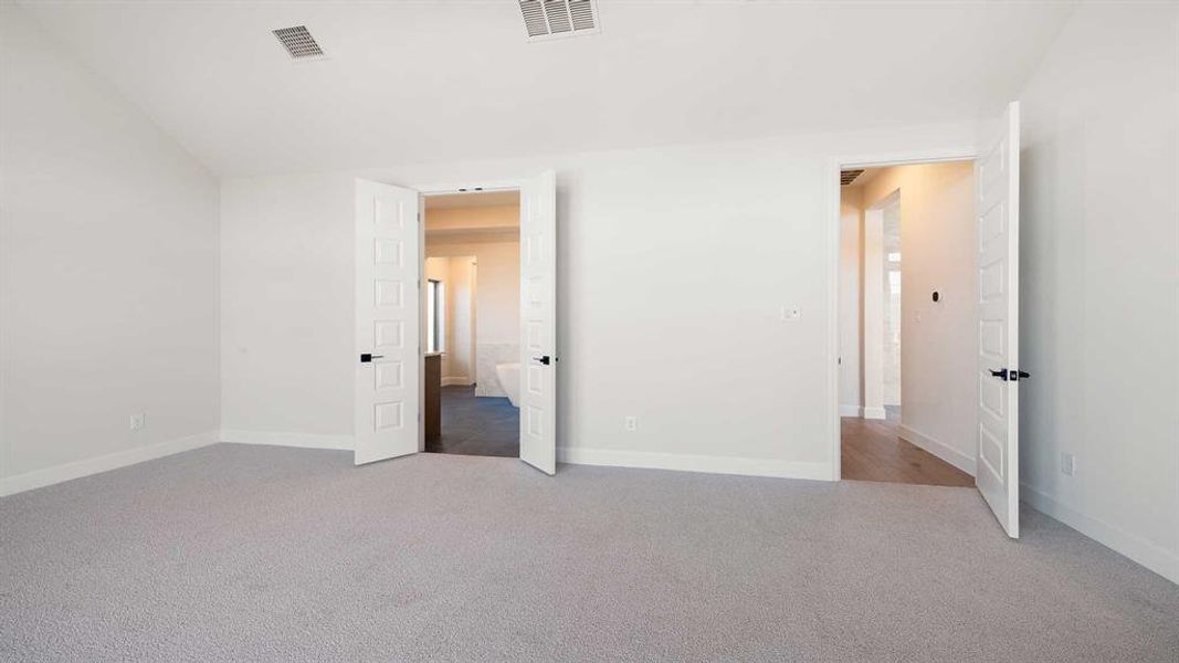 Spacious, unfurnished interior of a new home in Talon Hills, Fort Worth (Image 18).