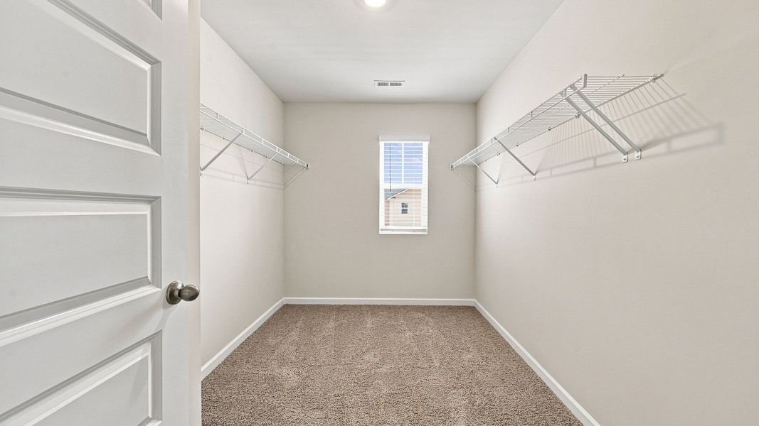 Spacious, unfurnished interior of a new home in Shoal Creek, Hampton (Image 29).
