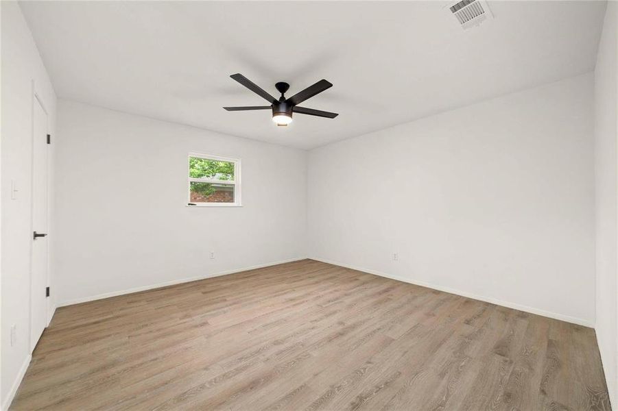 Spacious, unfurnished interior of a new home in , Brownwood (Image 12).