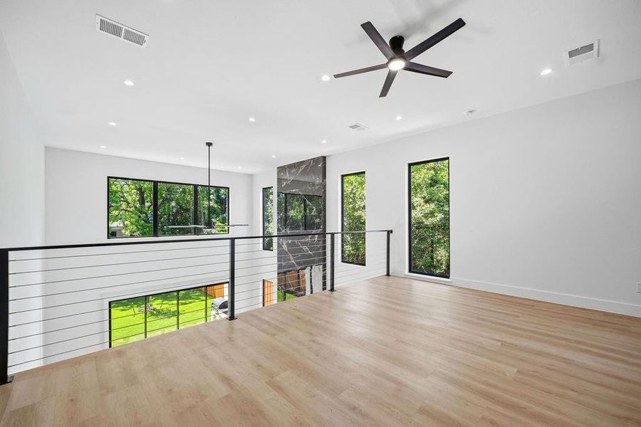 Spacious, unfurnished interior of a new home in , Dallas (Image 36).